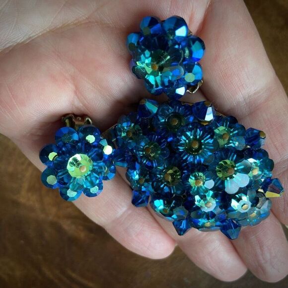 VINTAGE Glass Bead Brooch & Clip-on Earrings - Picture 2 of 6